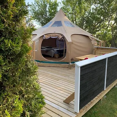 Romantic Luxus Glamping 3